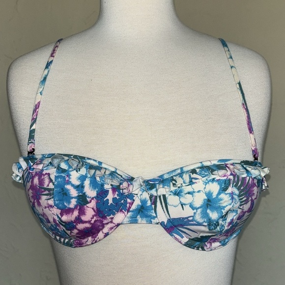 H&M blue and white floral ruffle bathing suit swim top in women’s 34B - Picture 3 of 11